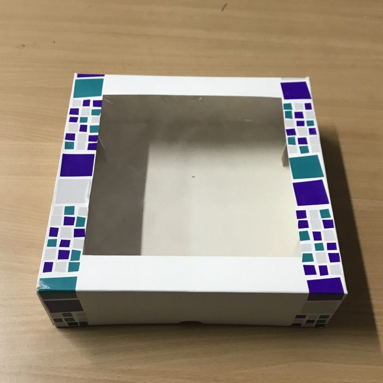 1 Boîte Gâteau Fenêtré 23x23x7.5 cms