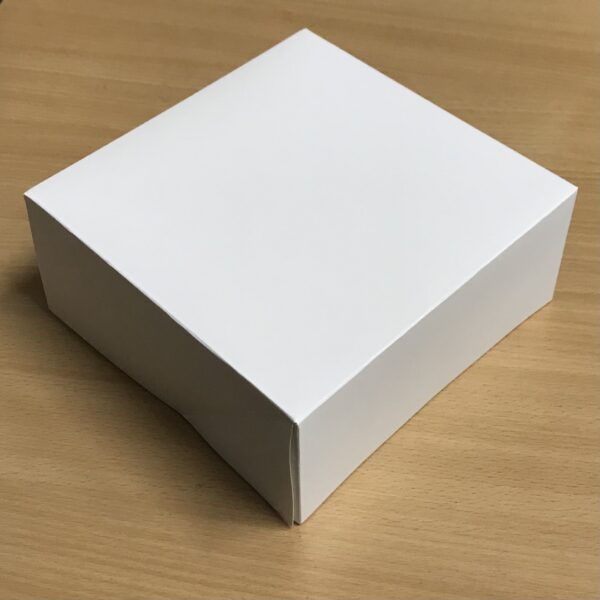 50 Boîtes Pâtissières Blanches Taille 18x18x8 cms